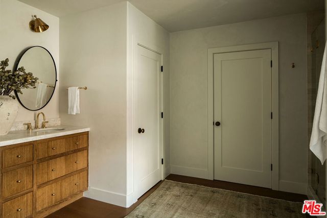 933 S Sycamore Avenue, Los Angeles, CA 90036