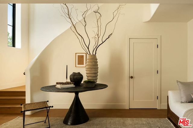 933 S Sycamore Avenue, Los Angeles, CA 90036