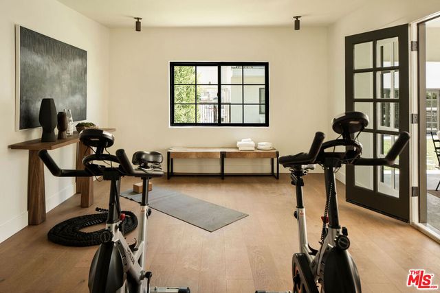 933 S Sycamore Avenue, Los Angeles, CA 90036