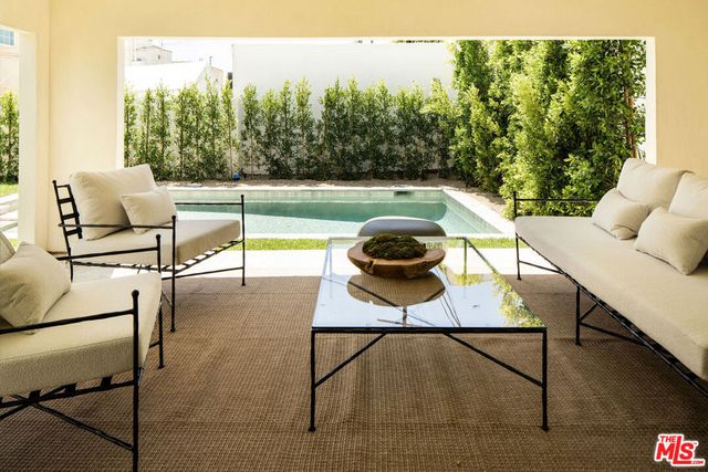 933 S Sycamore Avenue, Los Angeles, CA 90036