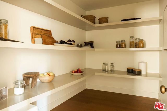 933 S Sycamore Avenue, Los Angeles, CA 90036