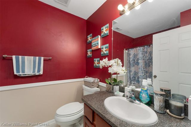 45542 Hidden View Court, Utica, MI 48315