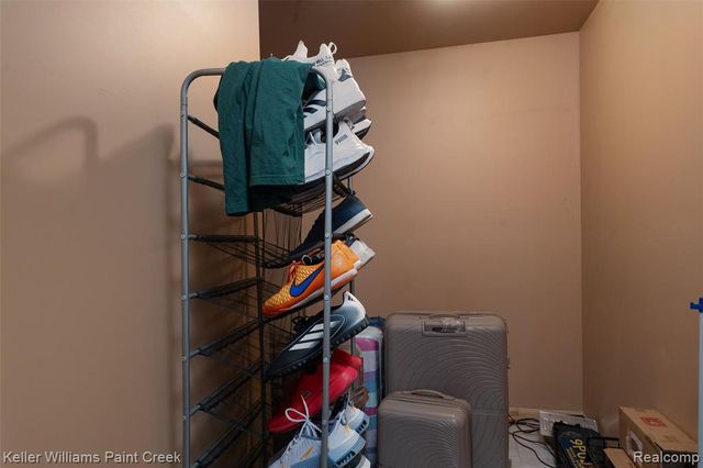 45542 Hidden View Court, Utica, MI 48315