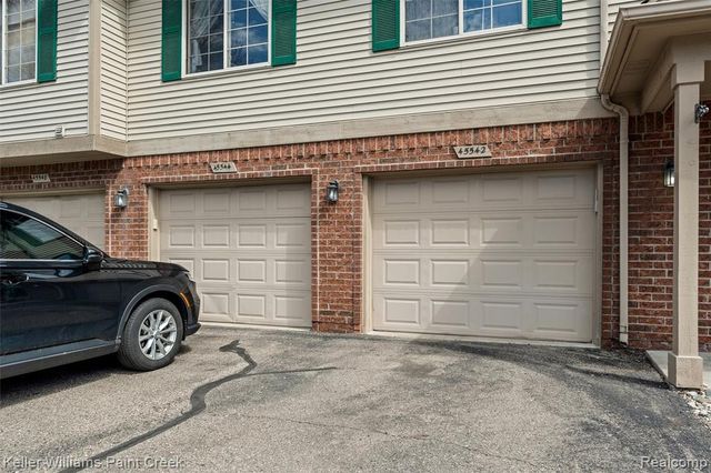 45542 Hidden View Court, Utica, MI 48315