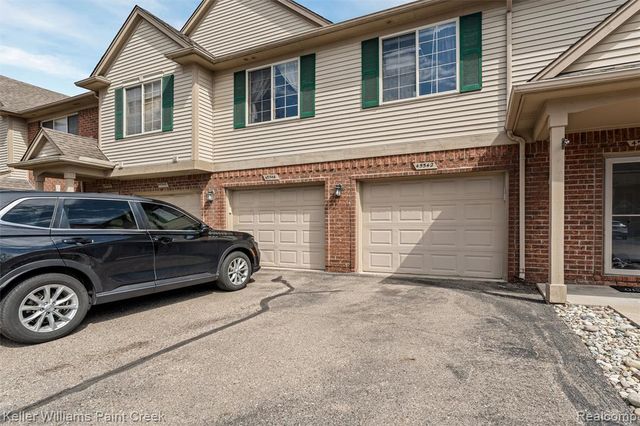 45542 Hidden View Court, Utica, MI 48315