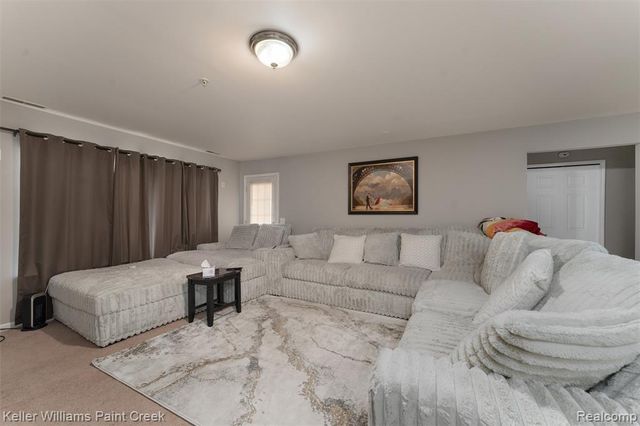 45542 Hidden View Court, Utica, MI 48315