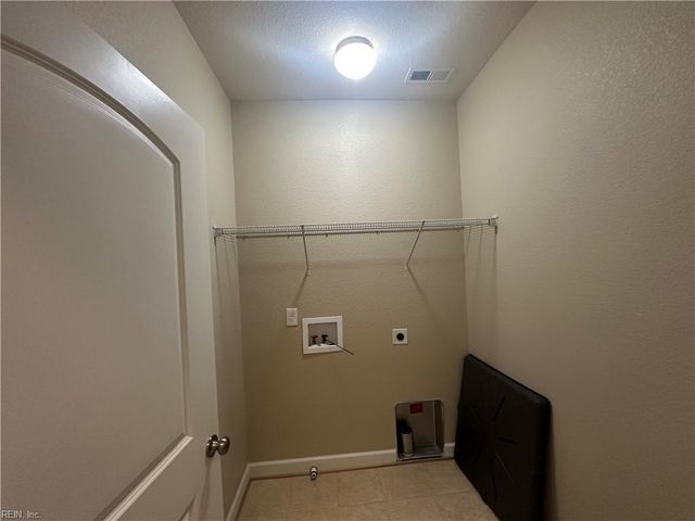 2600 Magnolia Green LOOP, Virginia Beach, VA 23456