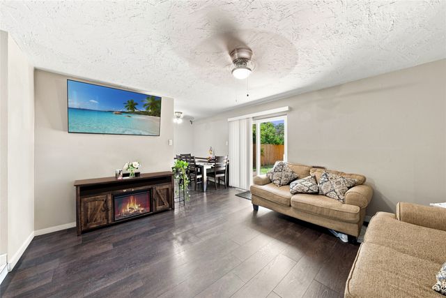 2621 Burning Tree Lane, Irving, TX 75062