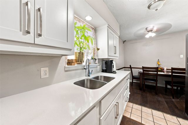 2621 Burning Tree Lane, Irving, TX 75062