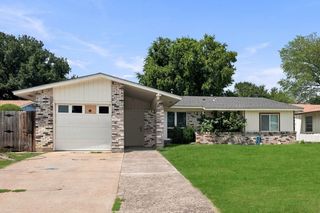 2621 Burning Tree Lane, Irving, TX 75062