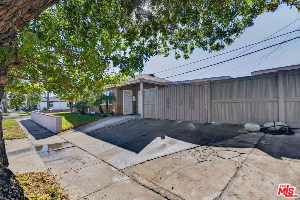 248 E 186th Street, Carson, CA 90746 — photo 3