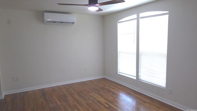 104 DINN, San Antonio, TX 78218