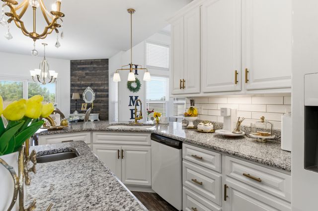 556 Larkspur Dr, Clarksville, TN 37043