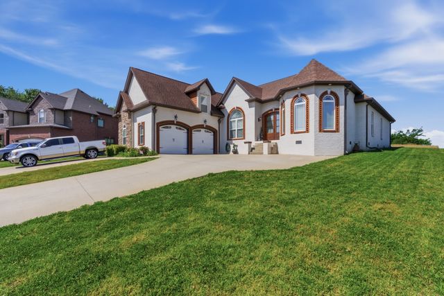 556 Larkspur Dr, Clarksville, TN 37043