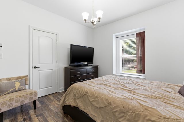556 Larkspur Dr, Clarksville, TN 37043