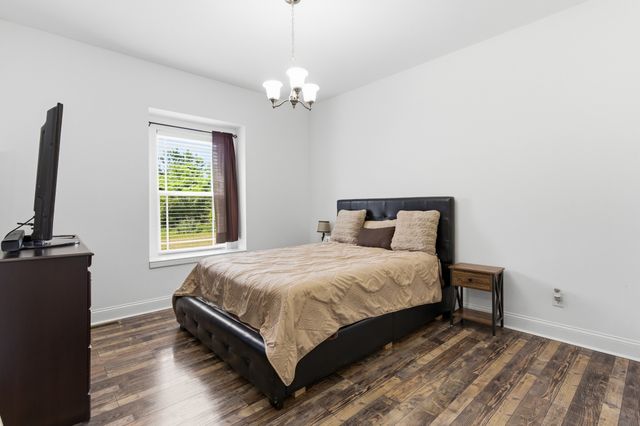 556 Larkspur Dr, Clarksville, TN 37043