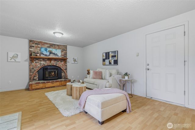 16011 2nd Place W, Lynnwood, WA 98087