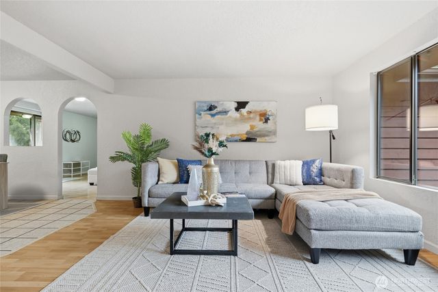 16011 2nd Place W, Lynnwood, WA 98087