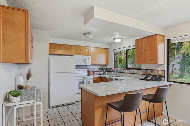 16011 2nd Place W, Lynnwood, WA 98087