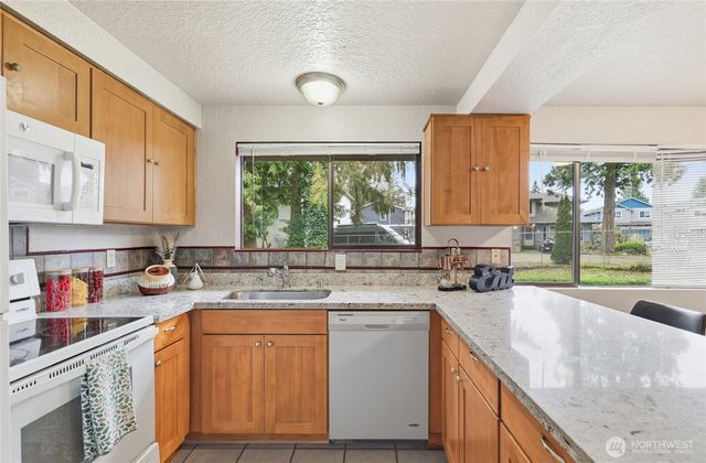 16011 2nd Place W, Lynnwood, WA 98087