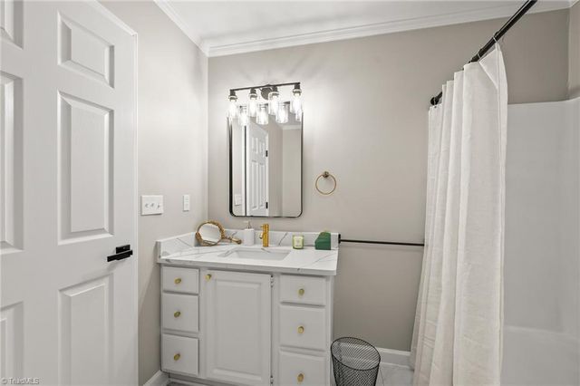 7013 Orchard Path Drive, Clemmons, NC 27012