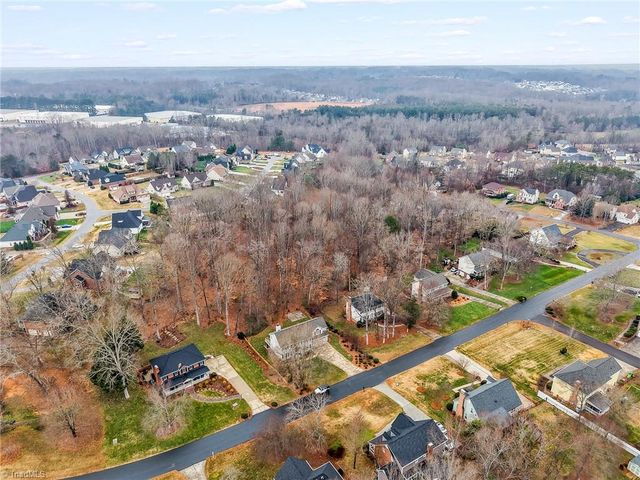 7013 Orchard Path Drive, Clemmons, NC 27012