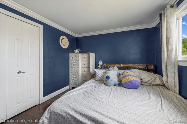 31758 Eiffel Avenue, Warren, MI 48088