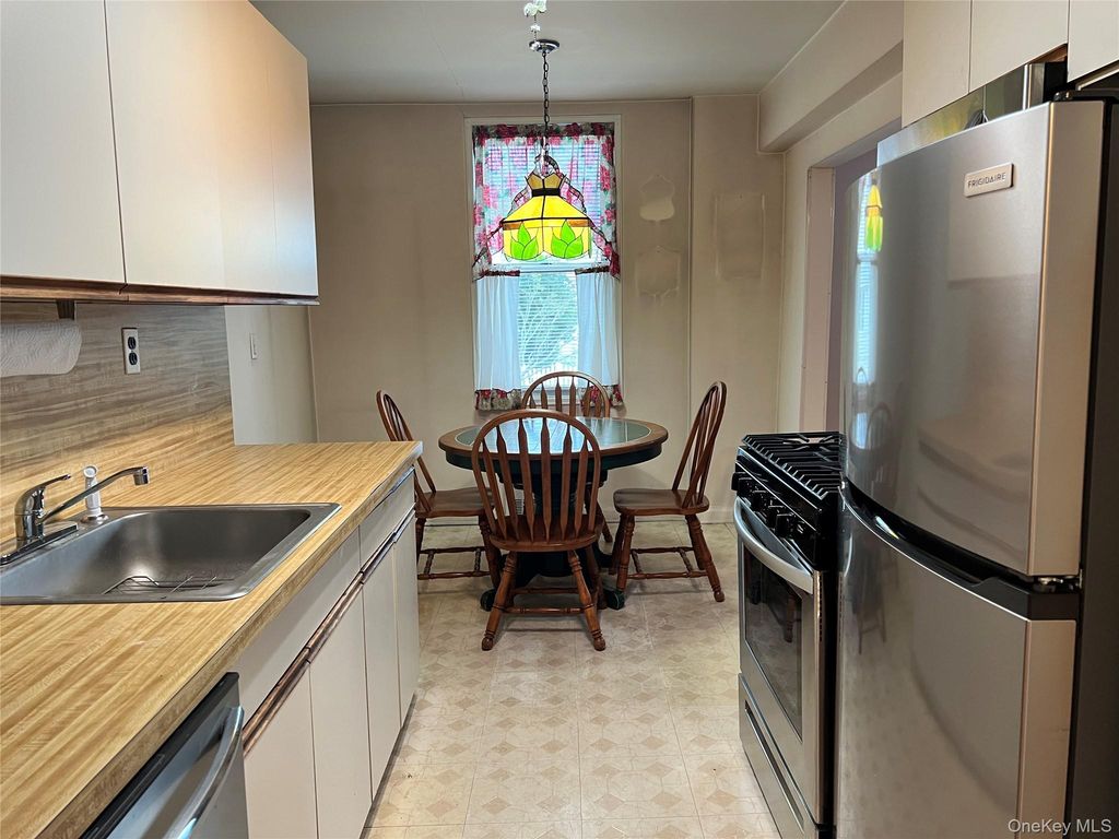 530 Dubois Avenue 6A, Valley Stream, NY 11581 — photo 3