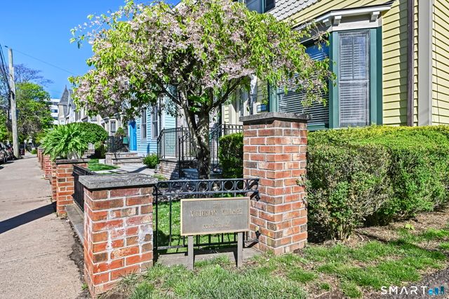 23 Dolsen Place, Stamford, CT 06901