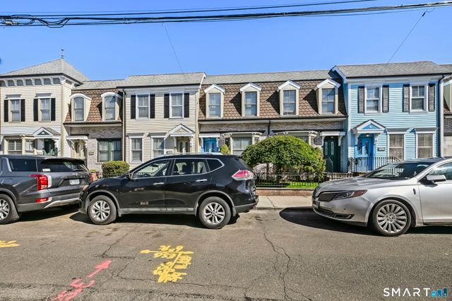 23 Dolsen Place, Stamford, CT 06901