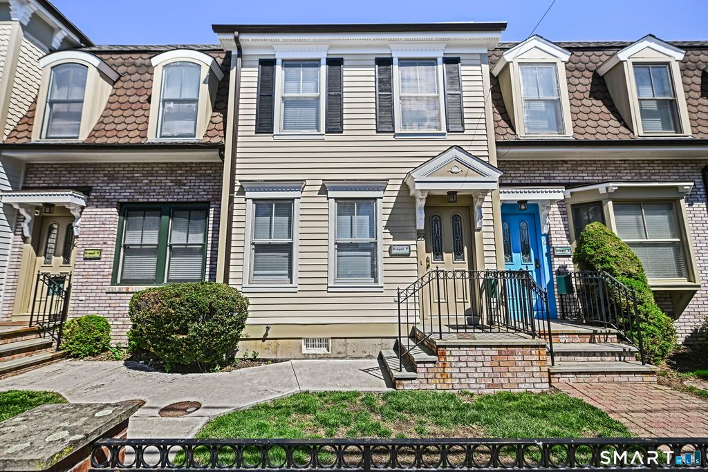 23 Dolsen Place, Stamford, CT 06901