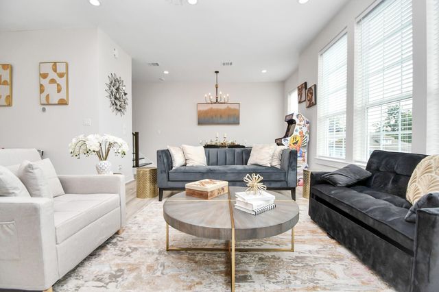 2401 Chapman Street, Houston, TX 77009