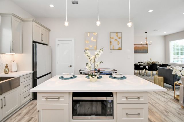 2401 Chapman Street, Houston, TX 77009