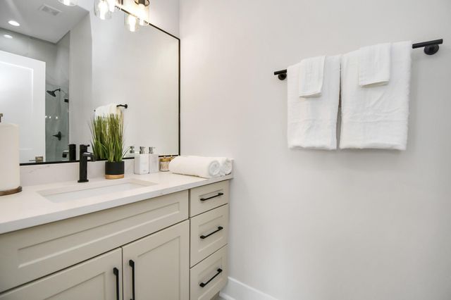 2401 Chapman Street, Houston, TX 77009