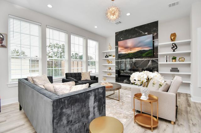 2401 Chapman Street, Houston, TX 77009