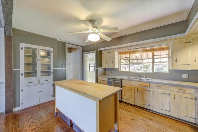 725 W 41st Street, Houston, TX 77018