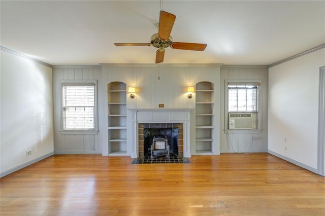 725 W 41st Street, Houston, TX 77018