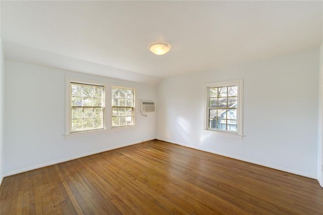 725 W 41st Street, Houston, TX 77018