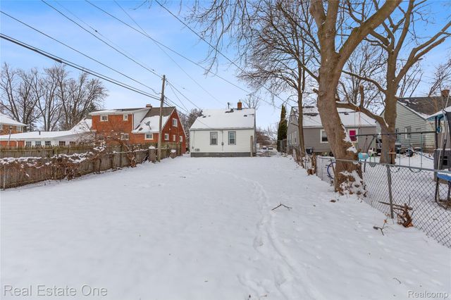 305 Liberty Street, Pontiac, MI 48341