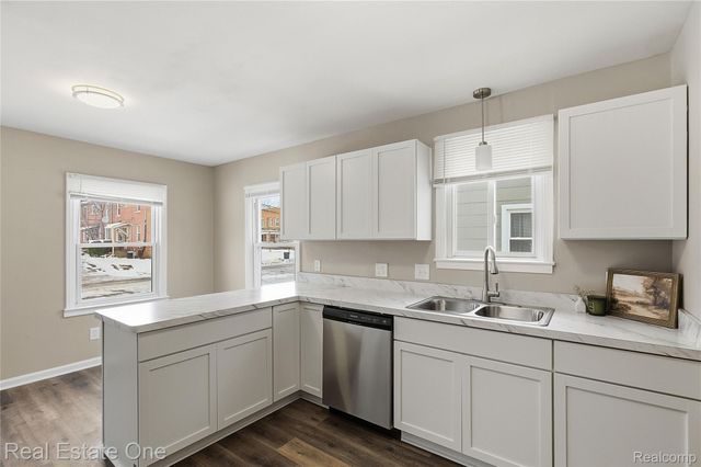 305 Liberty Street, Pontiac, MI 48341