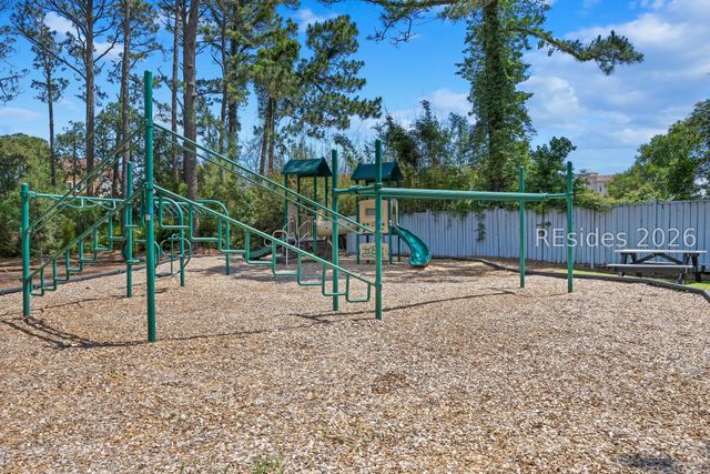 8 Bradley Beach Rd, Hilton Head Island, SC 29928