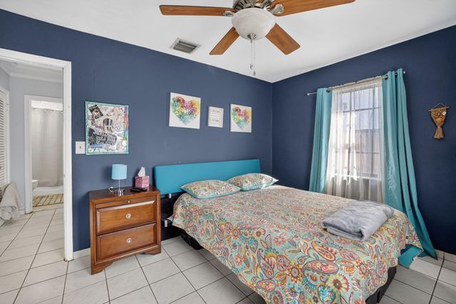 131 SW 7th Terrace, Hallandale Beach, FL 33009