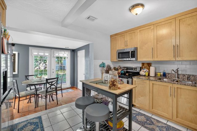 131 SW 7th Terrace, Hallandale Beach, FL 33009