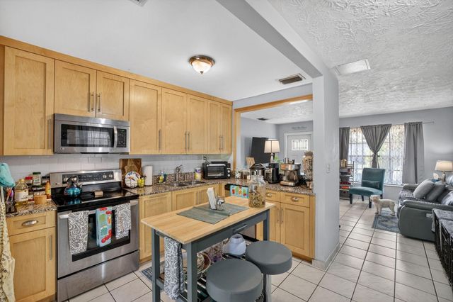 131 SW 7th Terrace, Hallandale Beach, FL 33009