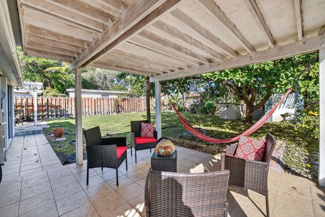 131 SW 7th Terrace, Hallandale Beach, FL 33009