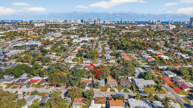 131 SW 7th Terrace, Hallandale Beach, FL 33009