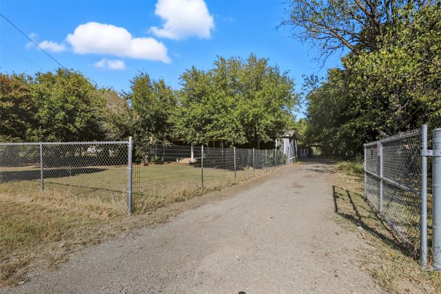 6316 Rough Road, Cleburne, TX 76031