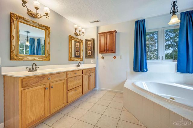 6929 Creekside Way, Fairfield Twp, OH 45011