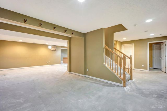 6929 Creekside Way, Fairfield Twp, OH 45011