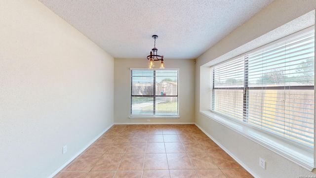 2210 MUDDY PEAK DR, San Antonio, TX 78245